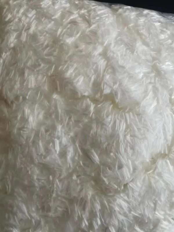 Fibra de vidrio de alta silicona blanca triturada para almacenamiento seco y ventilado